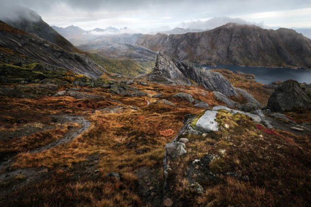 Chemin au dessus de Nusfjord, lofoten