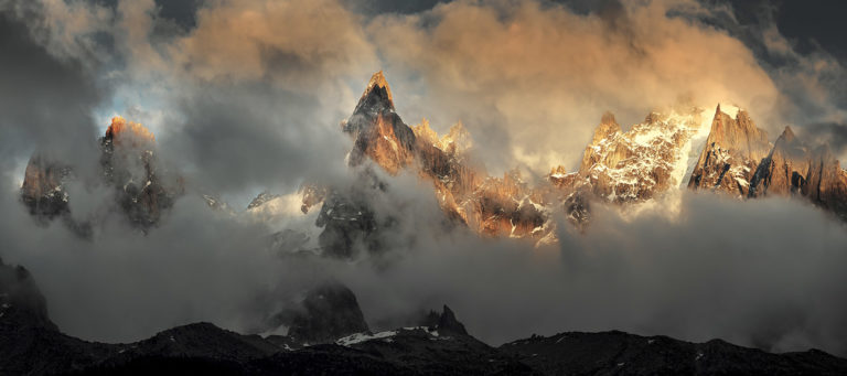 aiguilles de chamonix vespérale pano hd