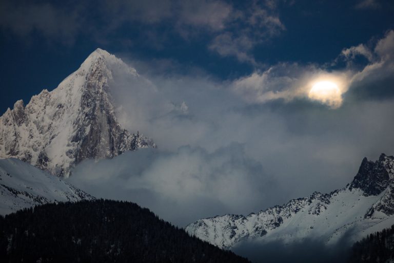aiguille-verte-lune-combloux