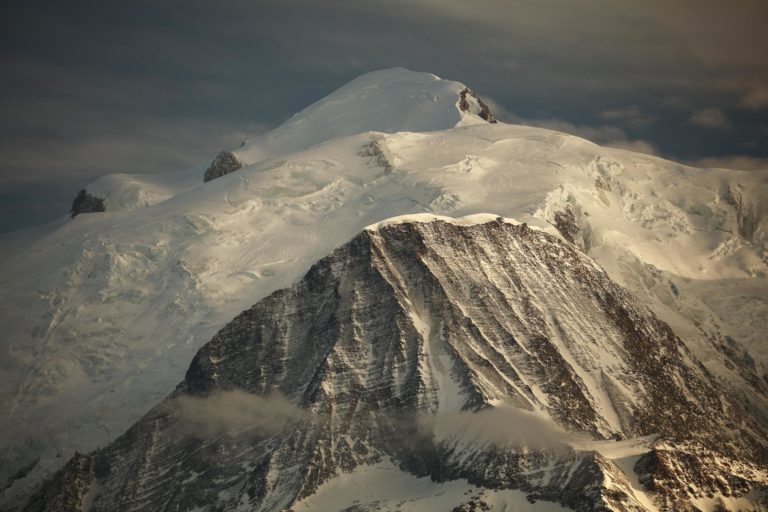 mont blanc dome du gouter lumiere douce hiver