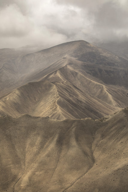 Ghemi desertique-mustang-texture-verticale-beige