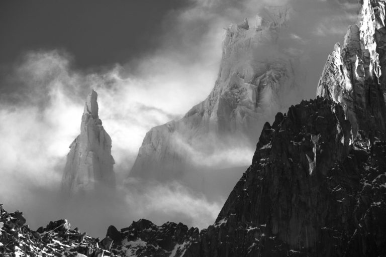 aiguillerepublique-chamonix-montblanc-BW